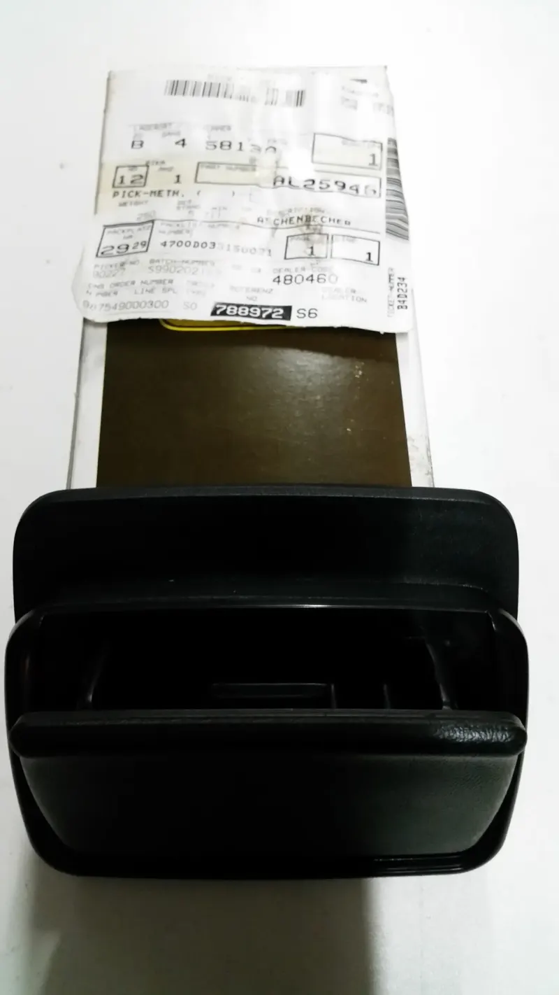 AL25946 John Deere AL25946 Ashtray