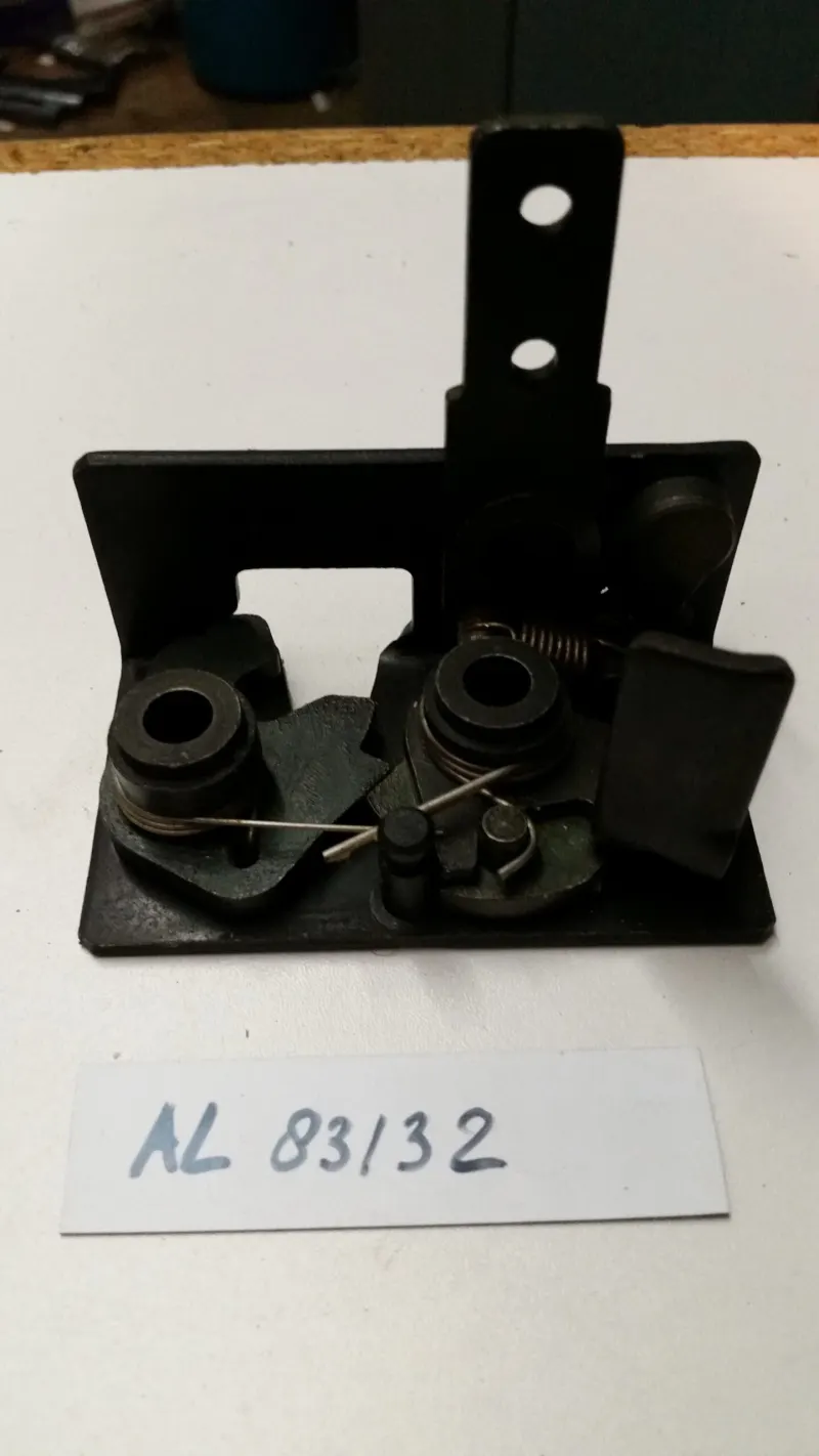 AL83132 John Deere AL83132 Door lock
