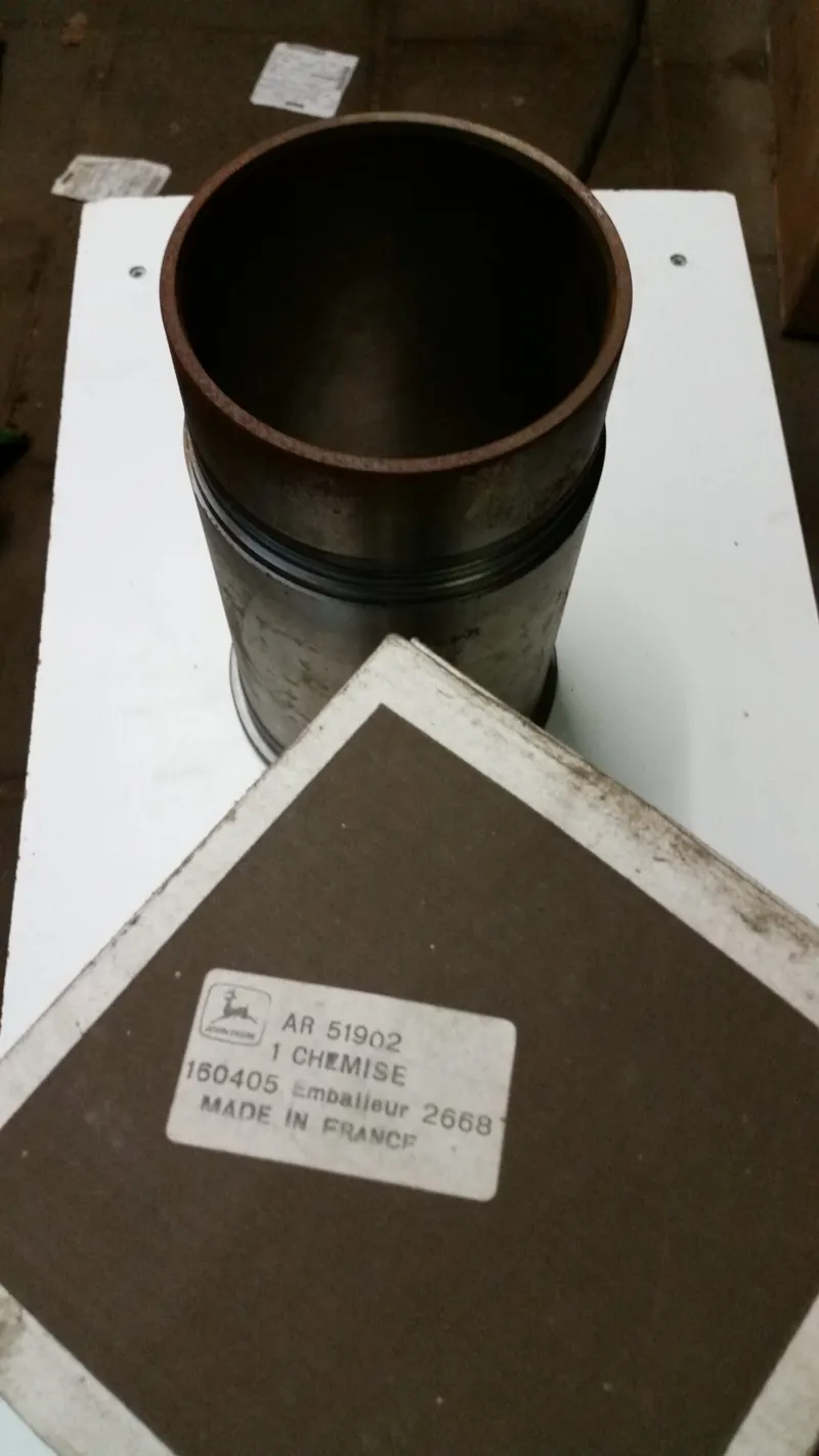 AR51902 John Deere AR51902 Cylinder liner 98 mm